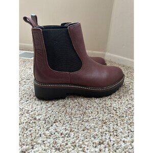 CASLON MILLER WATER RESISTANT CHELSEA BOOT IN MAROON Size 6M